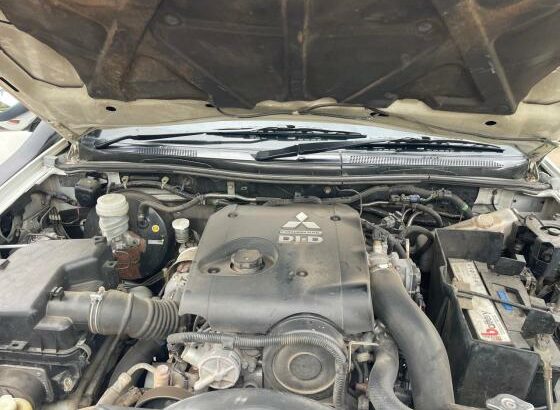 Mitsubishi | Triton L200 | 2014 | Manual | 2.5 | 4×4