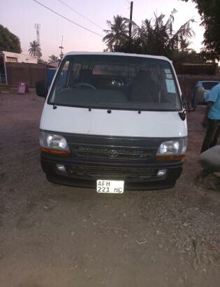 Toyota | Hiace GL | 3L | Manual | 15 Lugares 🚌