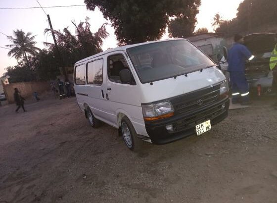 Toyota | Hiace GL | 3L | Manual | 15 Lugares 🚌