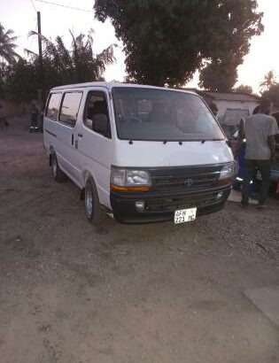 Toyota | Hiace GL | 3L | Manual | 15 Lugares 🚌
