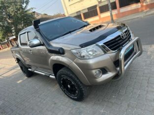 Toyota | Hilux D-4D | 2010 | Manual | 3.0 | Difflocker