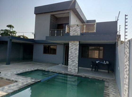 Vende-se esta Moradia, tipo4 no bairro de laulane