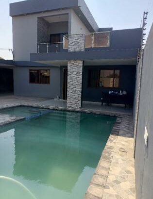 Vende-se esta Moradia, tipo4 no bairro de laulane