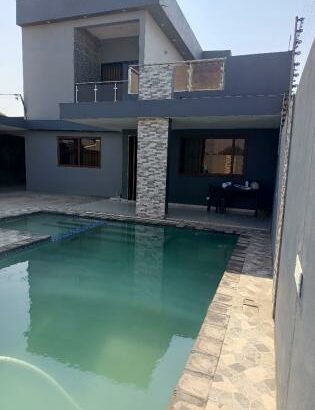 Vende-se esta Moradia, tipo4 no bairro de laulane