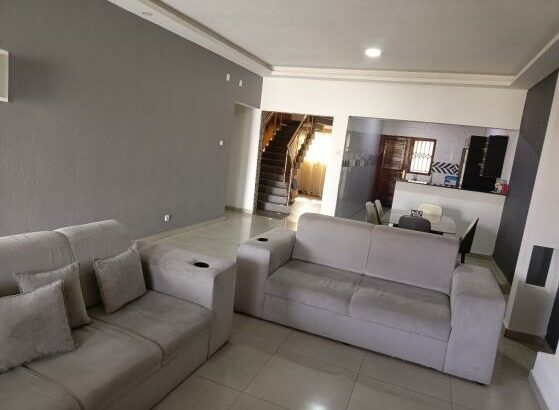 Vende-se esta Moradia, tipo4 no bairro de laulane