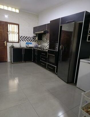 Vende-se esta Moradia, tipo4 no bairro de laulane