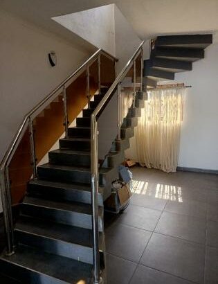 Vende-se esta Moradia, tipo4 no bairro de laulane