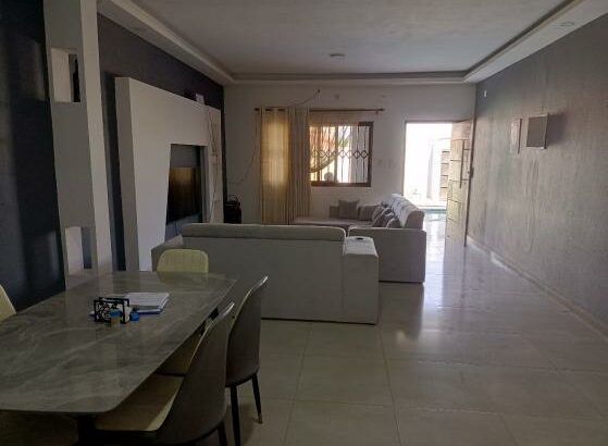 Vende-se esta Moradia, tipo4 no bairro de laulane