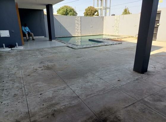 Vende-se esta Moradia, tipo4 no bairro de laulane