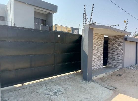 Vende-se esta Moradia, tipo4 no bairro de laulane