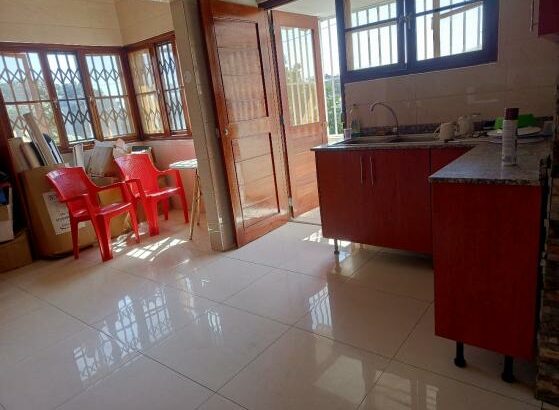 Vende-se esta casa Geminada, tipo2 no bairro da Coop