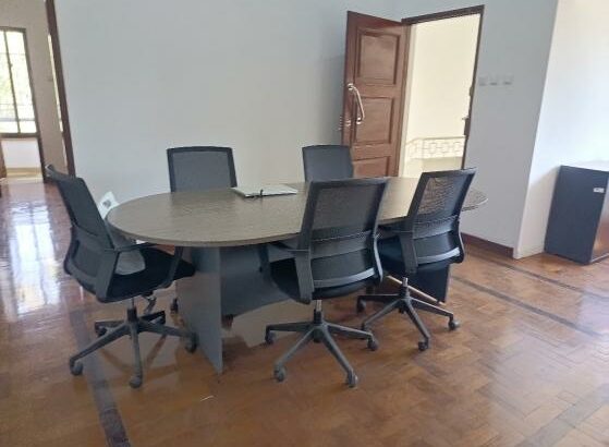 Vende-se esta casa Geminada, tipo2 no bairro da Coop