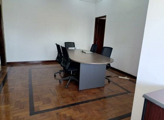 Vende-se esta casa Geminada, tipo2 no bairro da Coop