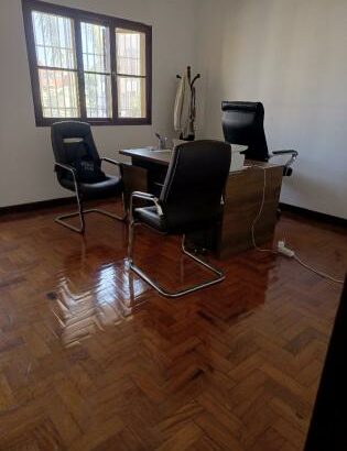 Vende-se esta casa Geminada, tipo2 no bairro da Coop