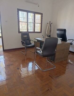 Vende-se esta casa Geminada, tipo2 no bairro da Coop