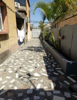 Vende-se esta casa Geminada, tipo2 no bairro da Coop