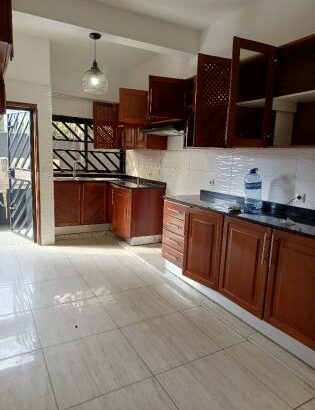 Arrenda-se Moradia Duplex, tipo3 no bairro de laulane Dona Alice