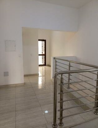 Arrenda-se Moradia Duplex, tipo3 no bairro de laulane Dona Alice