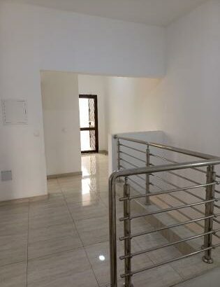 Arrenda-se Moradia Duplex, tipo3 no bairro de laulane Dona Alice