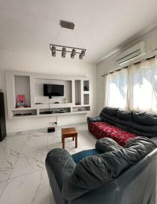 Vende-se Moradia, tipo4 no bairro da costa do sol triunfo velho