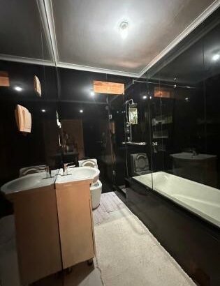 Vende-se Moradia, tipo4 no bairro da costa do sol triunfo velho