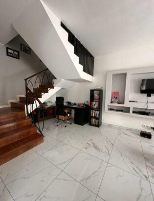 Vende-se Moradia, tipo4 no bairro da costa do sol triunfo velho