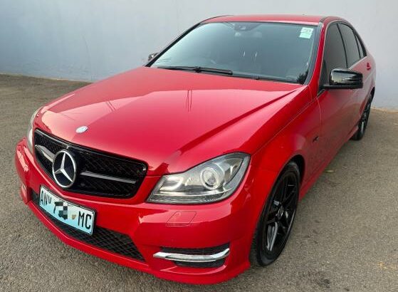 acaba de chegar Mercedes Benz c200 sports