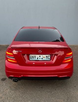 acaba de chegar Mercedes Benz c200 sports
