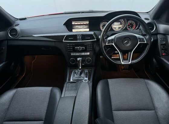 acaba de chegar Mercedes Benz c200 sports