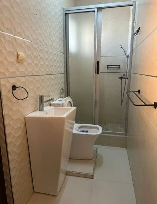 Arrenda se moradia nova duplex tipo 3 com suite mais 2wc no condomínio casa jovem no bairro Costa do sol