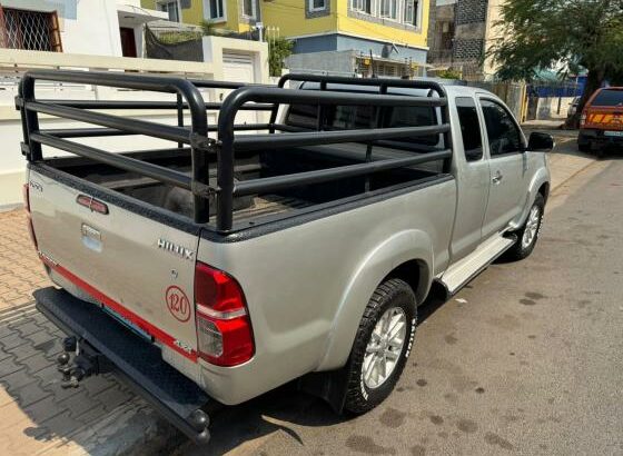recém chegado Toyota Hilux d4d
