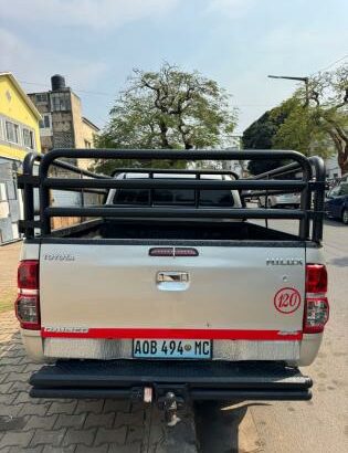 recém chegado Toyota Hilux d4d