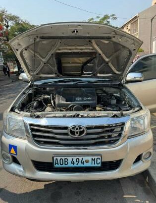 recém chegado Toyota Hilux d4d