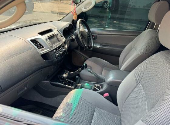 recém chegado Toyota Hilux d4d