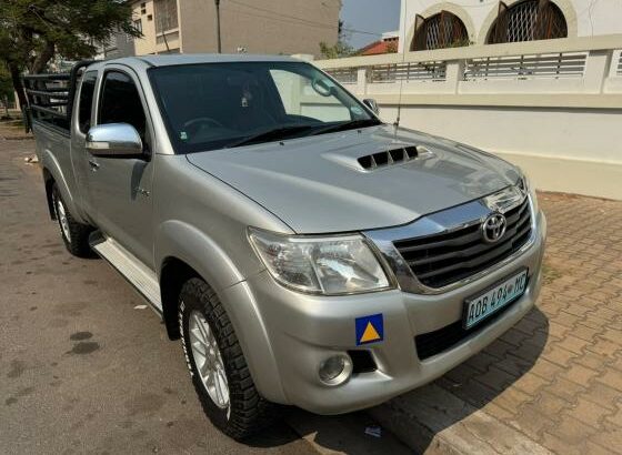 recém chegado Toyota Hilux d4d