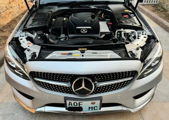 recém importado Mercedes Benz c250