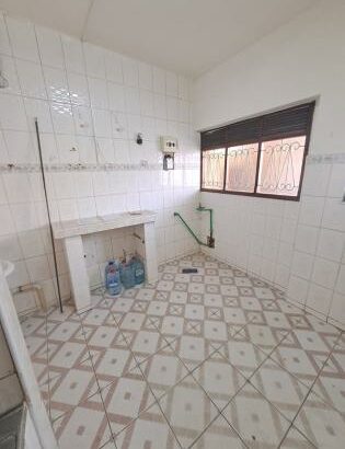 Arrenda se apartamento espaçoso tipo 2  no bairro central avenida 24 de julho eskina com Vladimir Lenine prédio curtiço