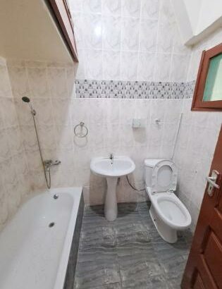 Arrenda se apartamento espaçoso tipo 2  no bairro central avenida 24 de julho eskina com Vladimir Lenine prédio curtiço