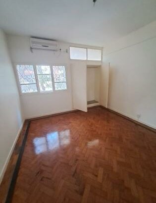 Arrenda se apartamento espaçoso tipo 2  no bairro central avenida 24 de julho eskina com Vladimir Lenine prédio curtiço
