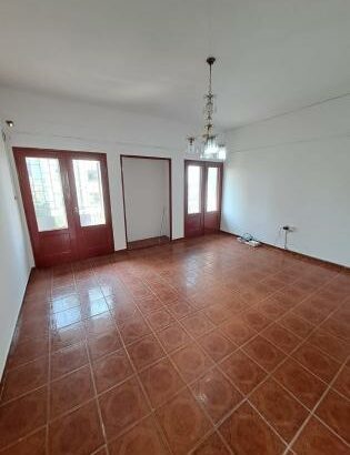 Arrenda se apartamento espaçoso tipo 2  no bairro central avenida 24 de julho eskina com Vladimir Lenine prédio curtiço