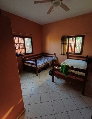 Arrenda se moradia nova espaçosa tipo 4 no bairro albazine proximo da estrada 2 minutos