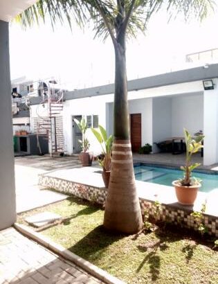 VENDO MORADIA DÚPLEX T-4 (3 SUITES*)
2 SALAS, PISCINA, DEPENDÊNCIA, 
COZINHA MODERNA AMPLA EQUIPADA, TRIUNFO 2 AO VALOR DE 25.000.000 MTS NEGÓCIAVEL