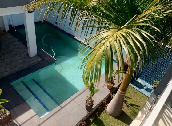 VENDO MORADIA DÚPLEX T-4 (3 SUITES*)
2 SALAS, PISCINA, DEPENDÊNCIA, 
COZINHA MODERNA AMPLA EQUIPADA, TRIUNFO 2 AO VALOR DE 25.000.000 MTS NEGÓCIAVEL