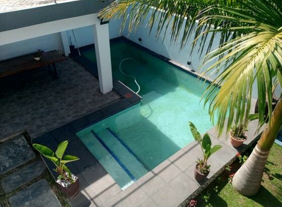 VENDO MORADIA DÚPLEX T-4 (3 SUITES*)
2 SALAS, PISCINA, DEPENDÊNCIA, 
COZINHA MODERNA AMPLA EQUIPADA, TRIUNFO 2 AO VALOR DE 25.000.000 MTS NEGÓCIAVEL