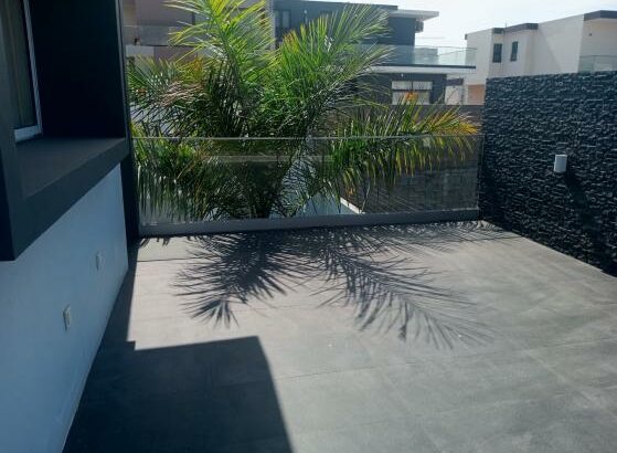 VENDO MORADIA DÚPLEX T-4 (3 SUITES*)
2 SALAS, PISCINA, DEPENDÊNCIA, 
COZINHA MODERNA AMPLA EQUIPADA, TRIUNFO 2 AO VALOR DE 25.000.000 MTS NEGÓCIAVEL