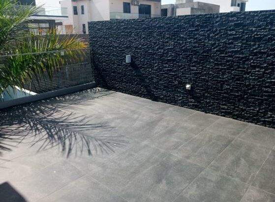 VENDO MORADIA DÚPLEX T-4 (3 SUITES*)
2 SALAS, PISCINA, DEPENDÊNCIA, 
COZINHA MODERNA AMPLA EQUIPADA, TRIUNFO 2 AO VALOR DE 25.000.000 MTS NEGÓCIAVEL