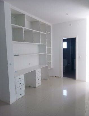 VENDO MORADIA DÚPLEX T-4 (3 SUITES*)
2 SALAS, PISCINA, DEPENDÊNCIA, 
COZINHA MODERNA AMPLA EQUIPADA, TRIUNFO 2 AO VALOR DE 25.000.000 MTS NEGÓCIAVEL