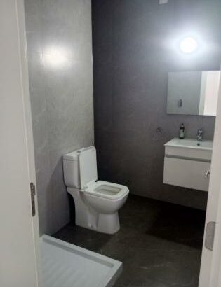 VENDO MORADIA DÚPLEX T-4 (3 SUITES*)
2 SALAS, PISCINA, DEPENDÊNCIA, 
COZINHA MODERNA AMPLA EQUIPADA, TRIUNFO 2 AO VALOR DE 25.000.000 MTS NEGÓCIAVEL