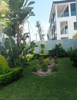 VENDO MORADIA DÚPLEX T-4 (3 SUITES*)
2 SALAS, PISCINA, DEPENDÊNCIA, 
COZINHA MODERNA AMPLA EQUIPADA, TRIUNFO 2 AO VALOR DE 25.000.000 MTS NEGÓCIAVEL
