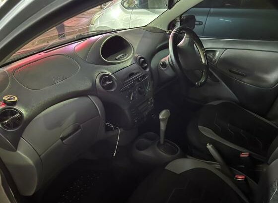 Toyota Vitz oportunidade única aproveita